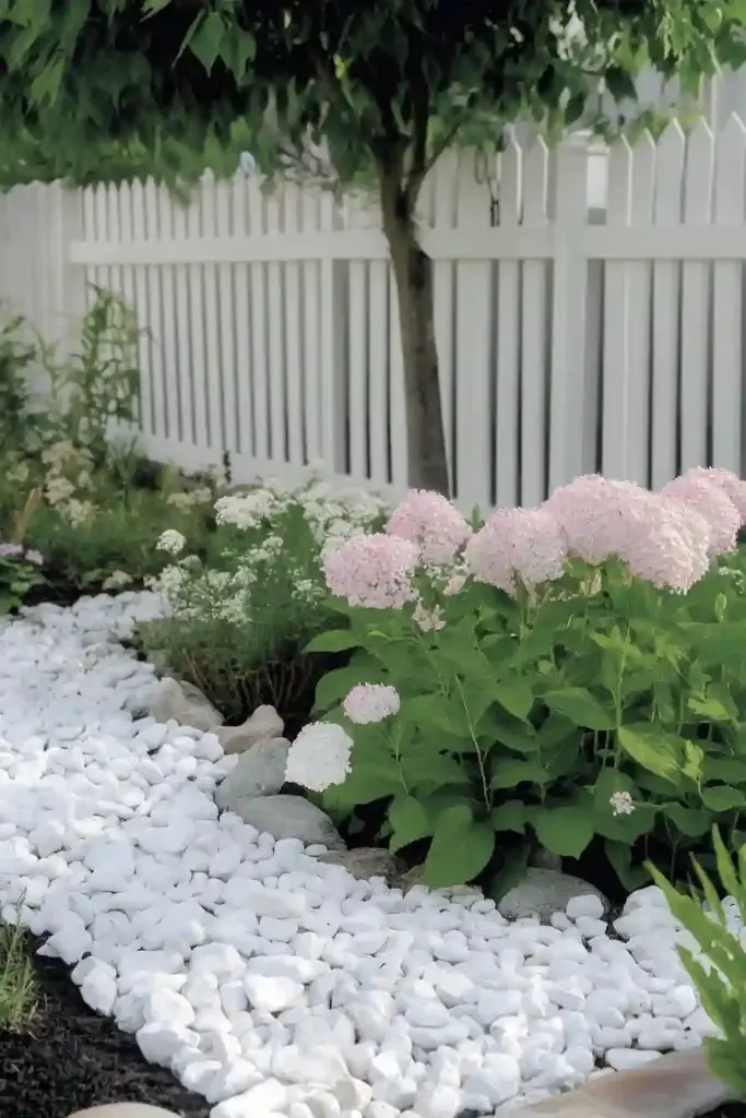 33 Stunning White Stone Landscaping Ideas Stone Mulching for a Modern Look
